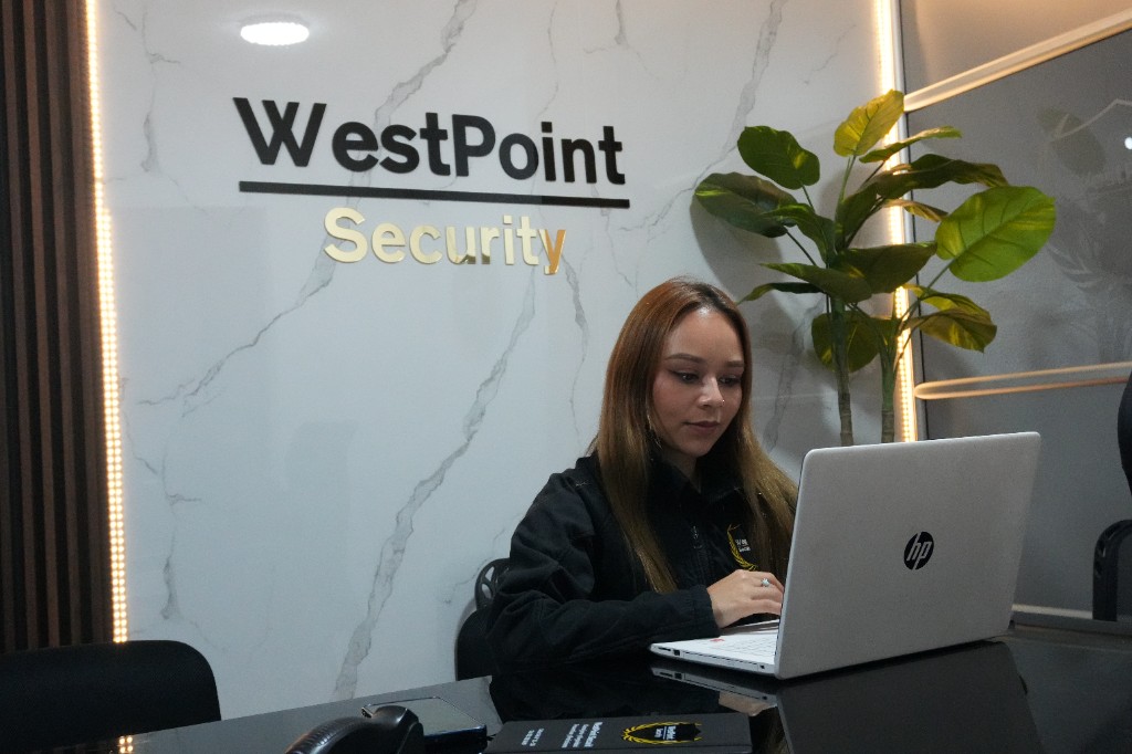 Estefania Torres en WestPoint Security SAS, autora del artículo sobre retención en la fuente y AIU